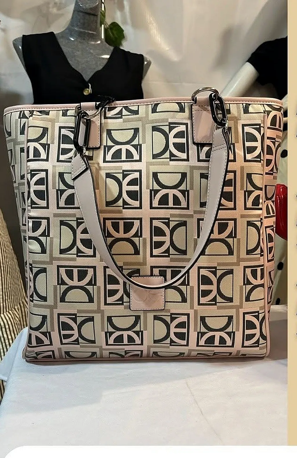 Bolsa de Hombro Grande Monograma — imagen 1