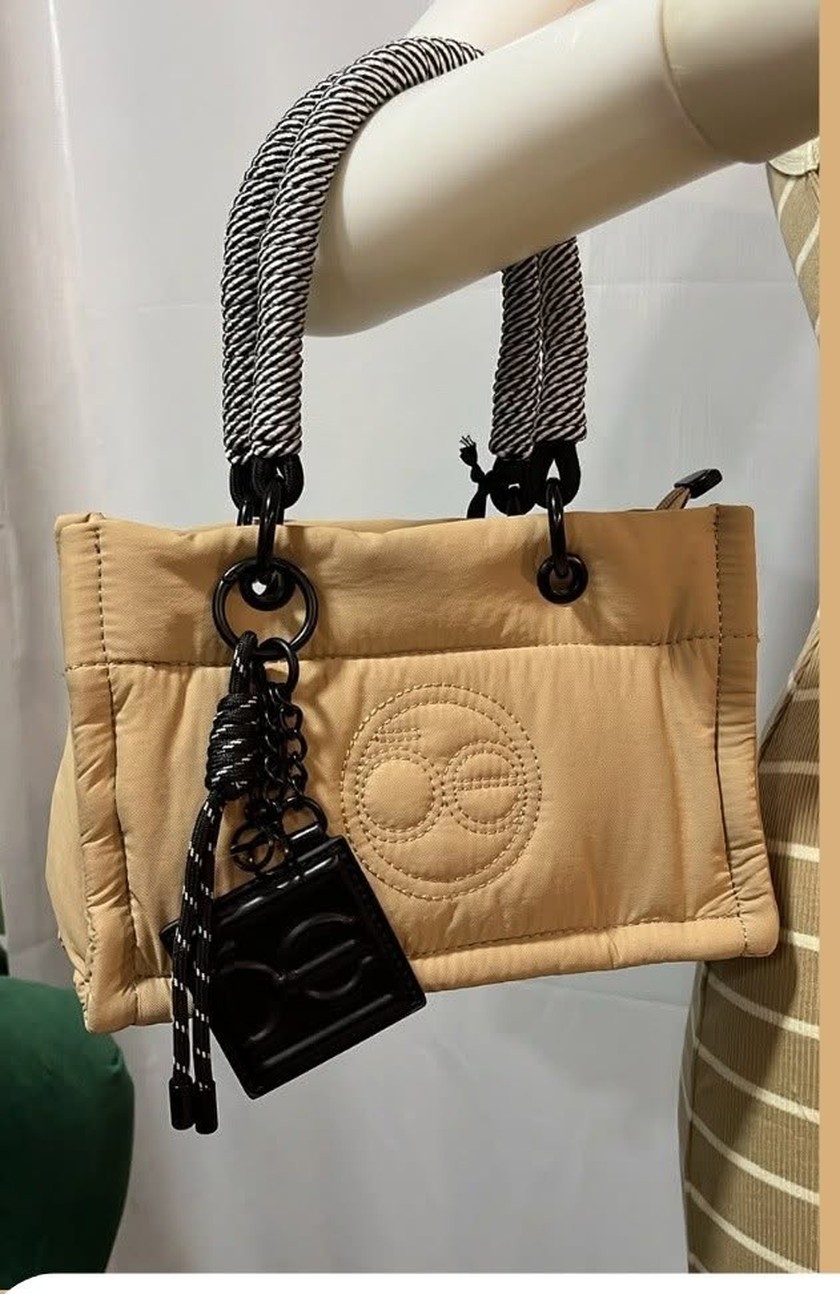 Bolsa de Mano Puffer con Opción Crossbody